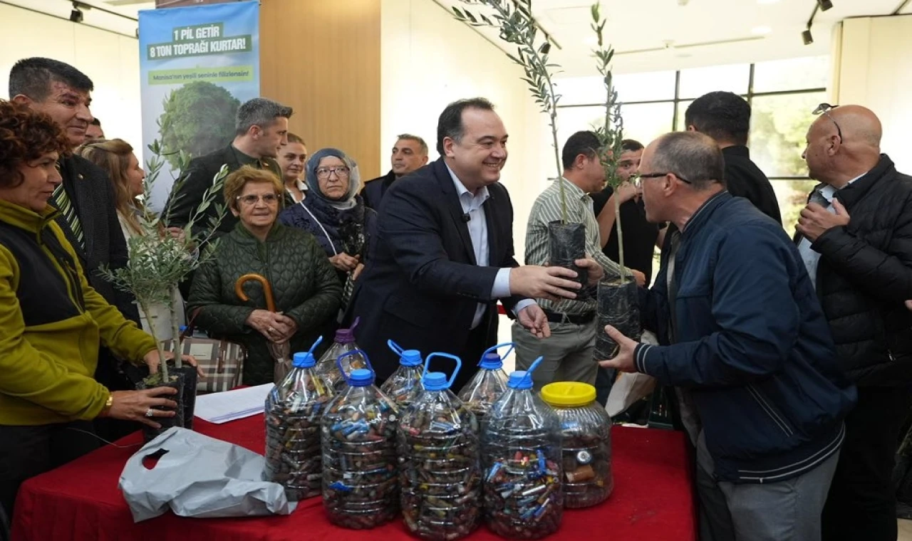 Manisa’da atık piller fidana dönüşüyor
