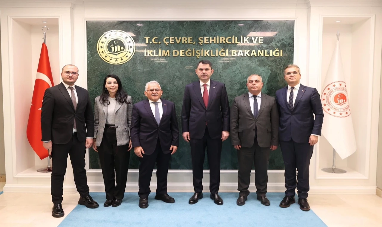 Memduh Büyükkılıç’tan Bakan Kurum’a ziyaret