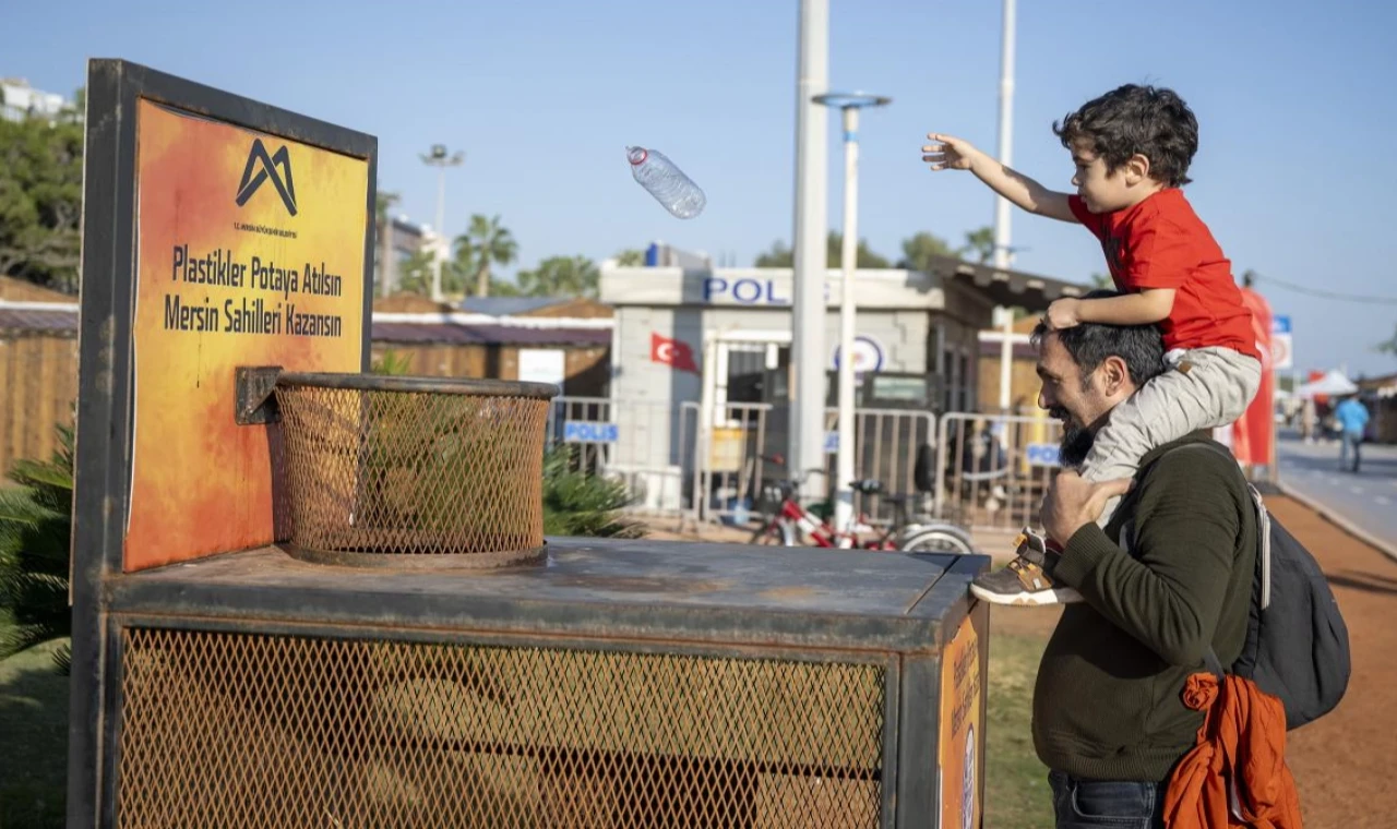 Mersin sahillerinde 93 bin 500 pet şişe potaya girdi