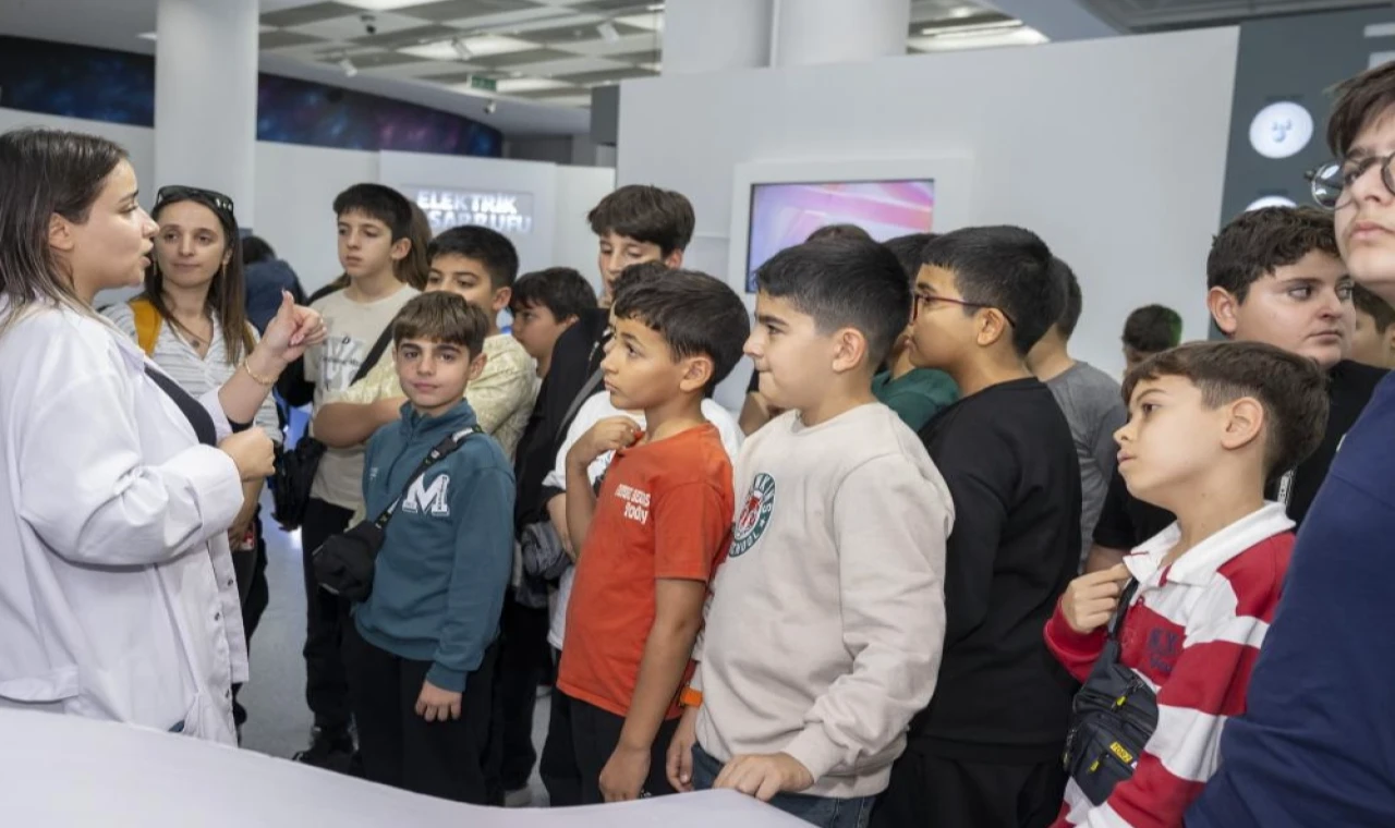 Mersin’de çocuklar bilimle buluştu