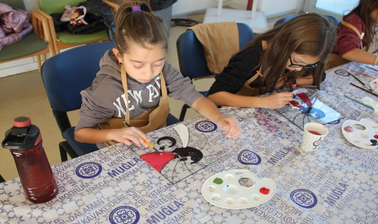Muğla atölyelerinde Atatürk temalı sanat çalışmaları