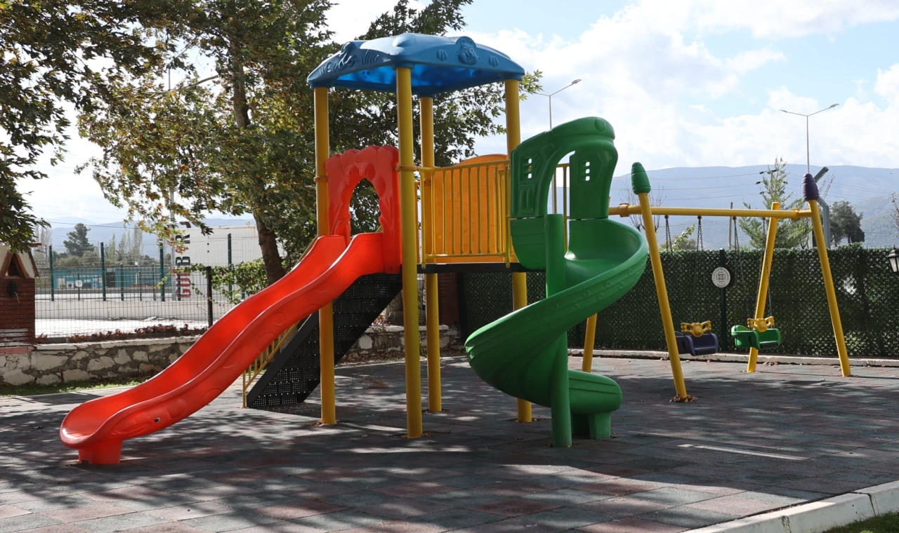 Muğla’da oyun alanı ve peyzaj donatısını güçlendiriyor