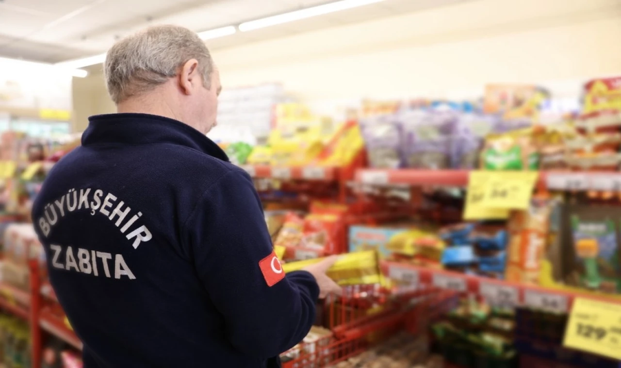Zabıtadan şok denetim! Bakın ürünlerde neler çıktı?