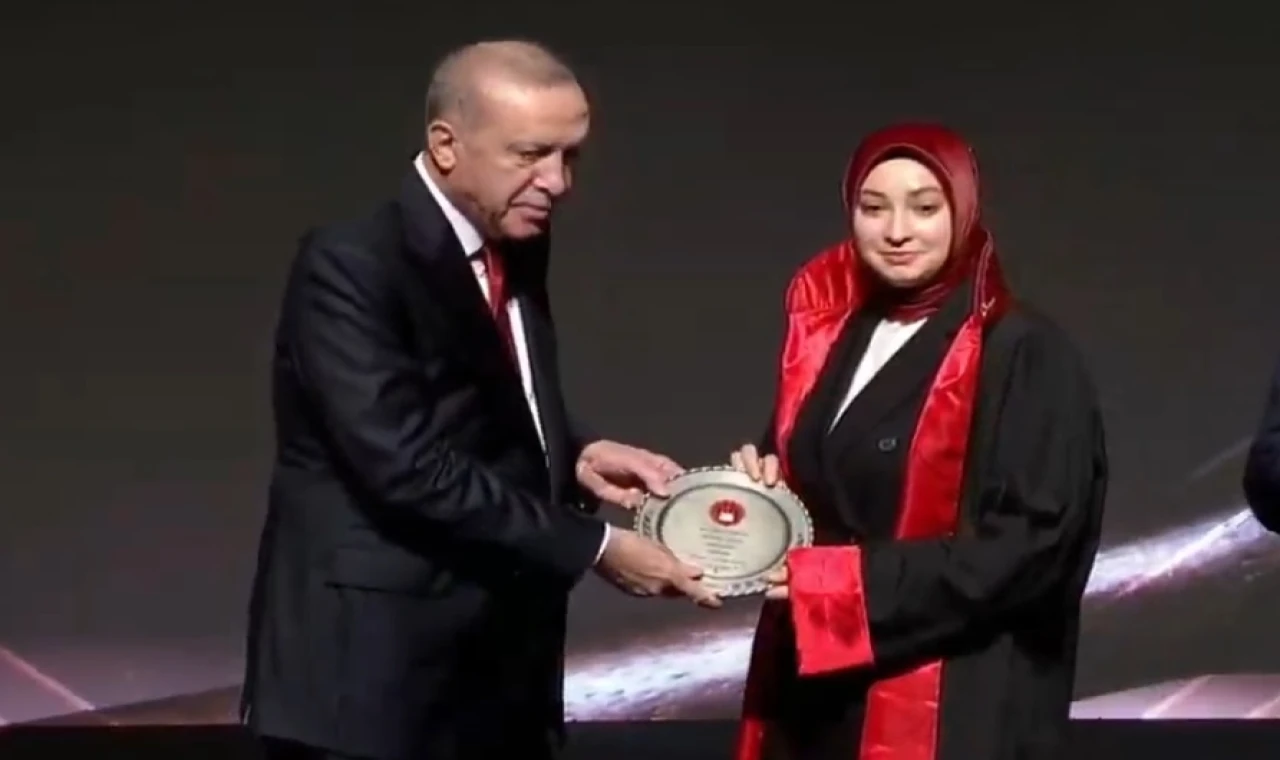 Bilecik Pazaryeri’nden iki genç hukukçu tarihe geçti