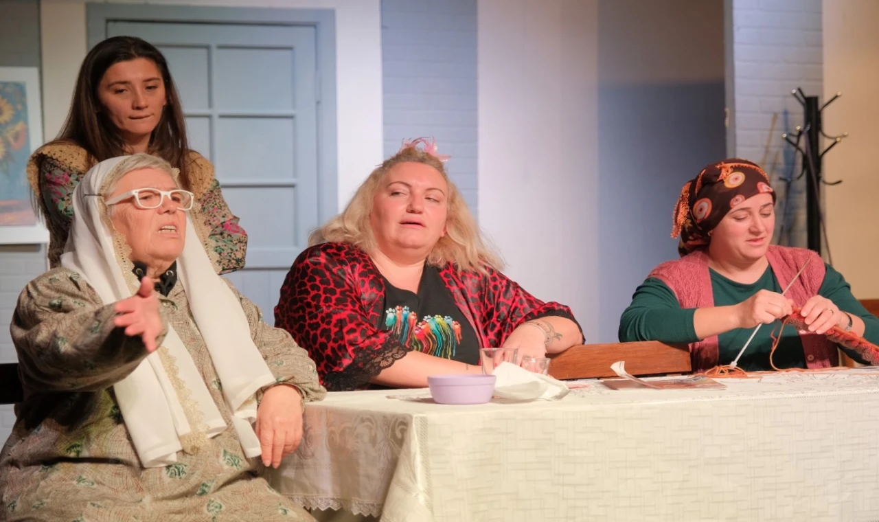 Bursa İnegöl’de ’Kadın Sığınağı’na gala gösterisi