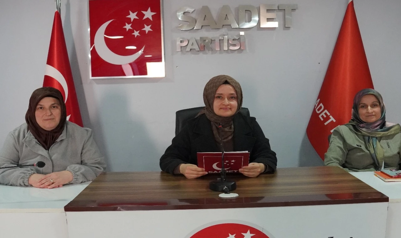 Bursa Osmangazi’de Saadet Partili kadınlardan 5 Aralık açıklaması