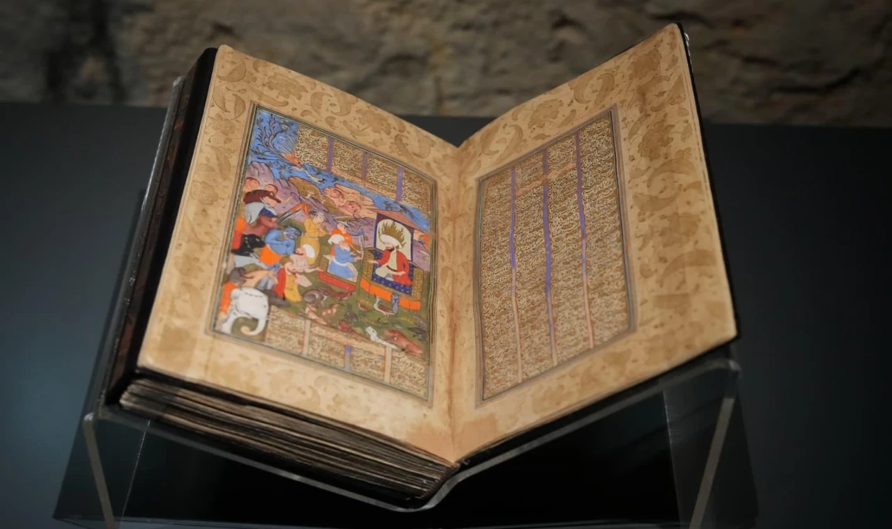 Dünyada bir ilk: 70 Cilt Mesnevî ’Mana ve Nakış’ sergisinde