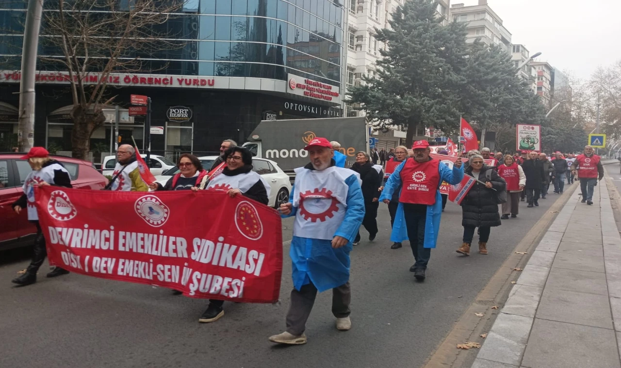 Emekliler Samsun’dan Ankara’ya yürüdü... Tandoğan Meydanı’nda hak mücadelesi