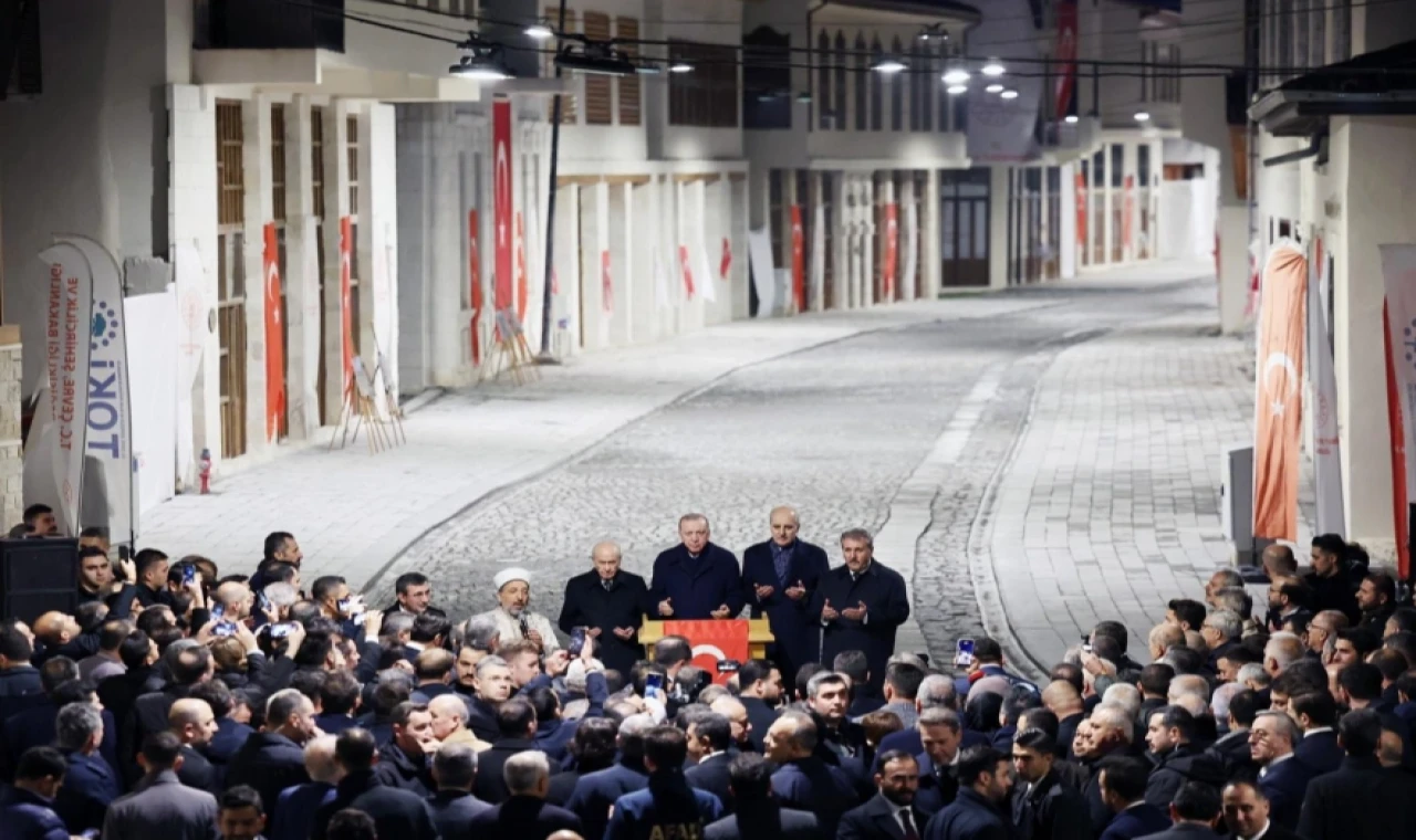 Hatay Kurtuluş Caddesi yeniden ışıklandırıldı