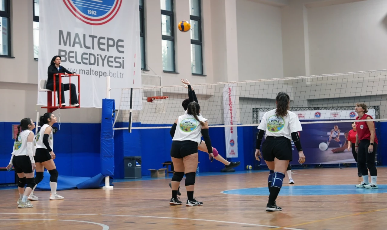 İstanbul Maltepe’de kadınlar şiddeti ’blok’ladı