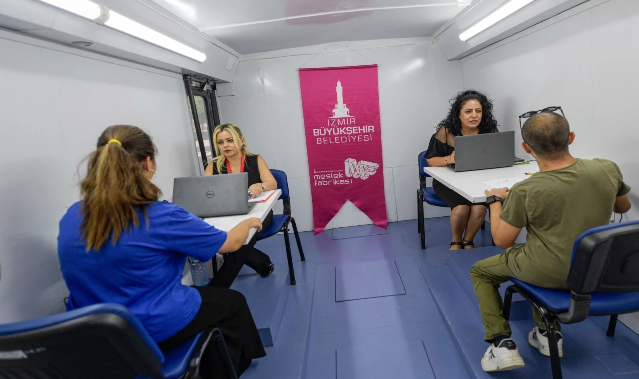 İzmir’de ’Meslek Fabrikası’ ile iş buluyorlar