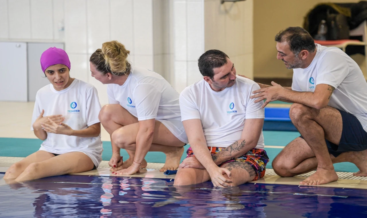 İzmir’de suyun iyileştirici gücüyle engeller aşılıyor