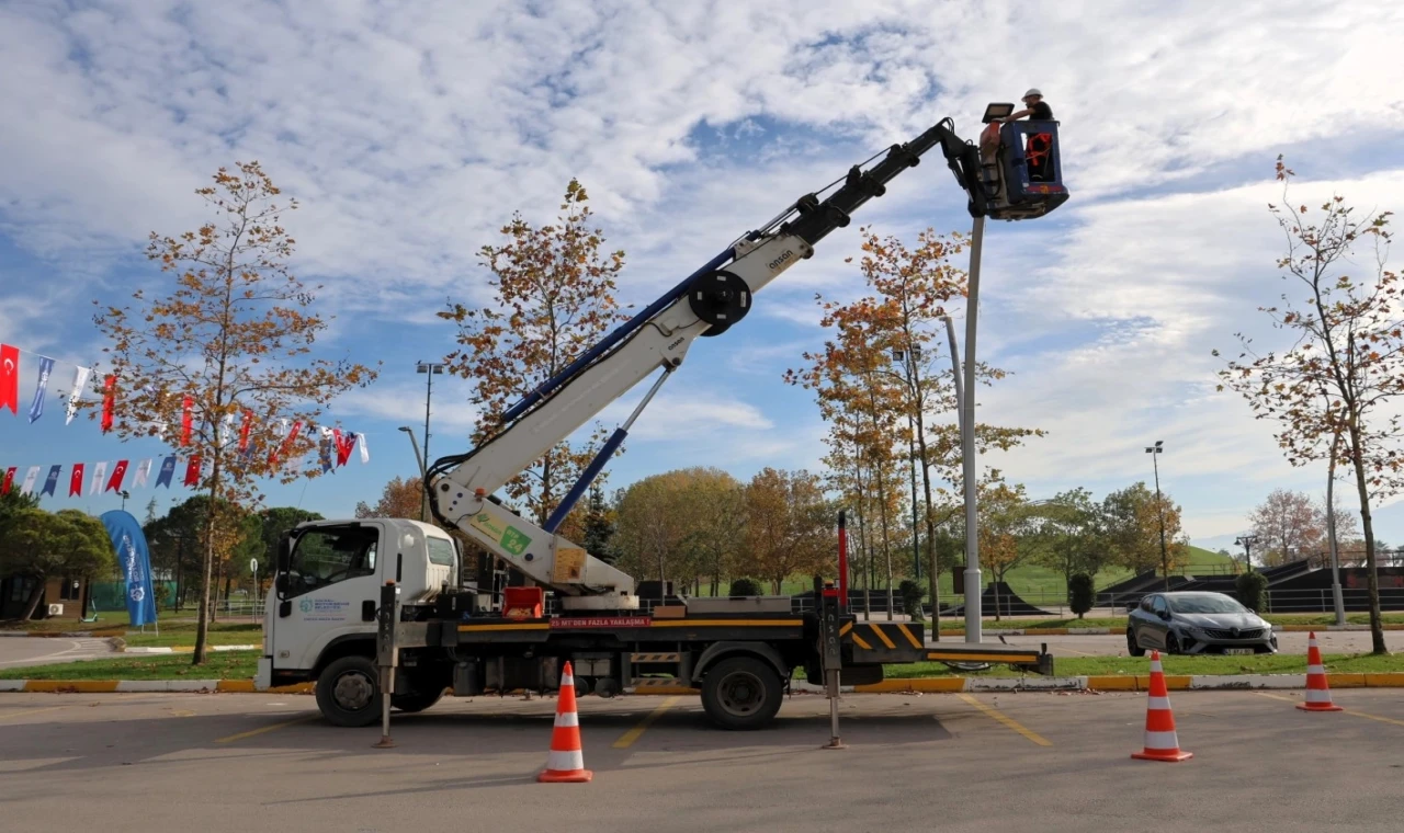 İzmit Sekapark’ta akıllı aydınlatma sistemi devrede