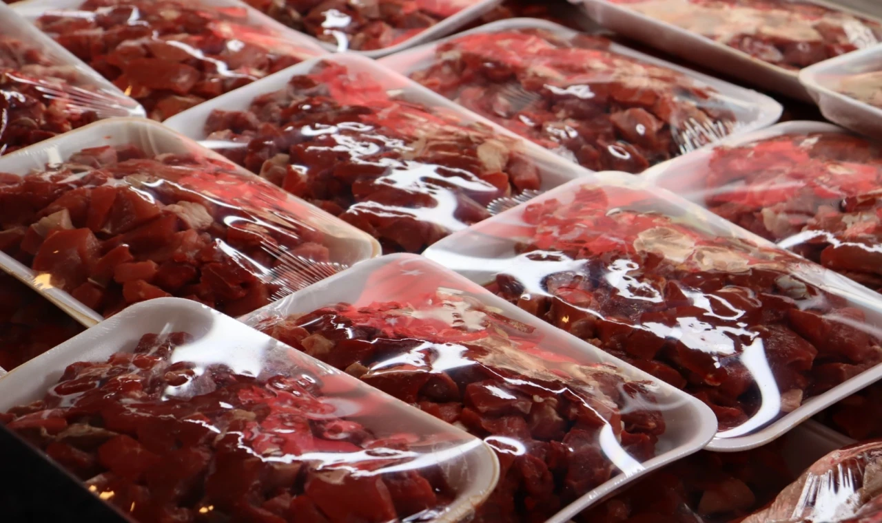 İzmit’te ’halk et’ yüzleri güldürürken, ’askıda et’ desteği sürüyor