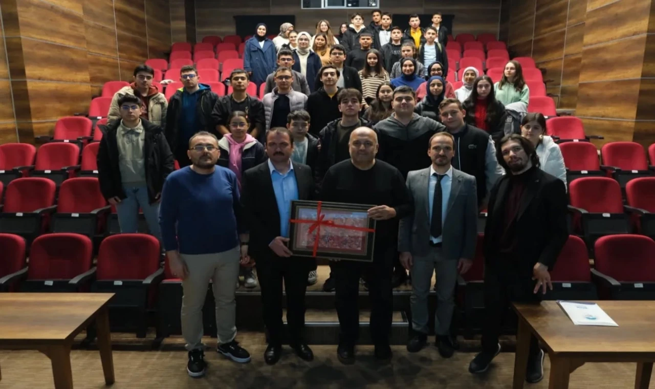 Kayseri Büyükşehir’den gençlere Matematik Kampı