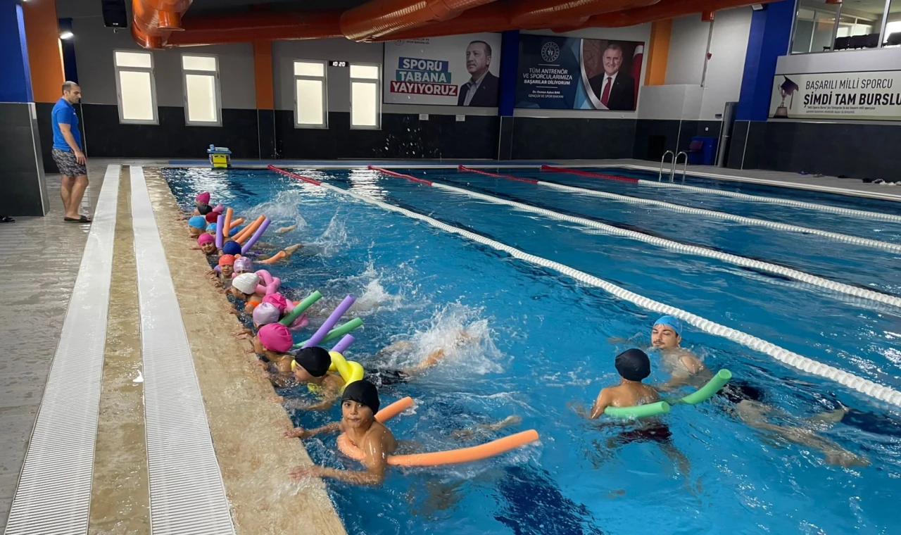 Keşan’da ’Yüzme Bilmeyen Kalmasın’ projesiyle binlerce kişiye ücretsiz eğitim