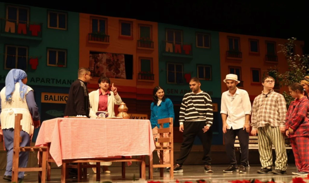 Kocaeli Çayırovalı özel bireyler büyük alkış aldı