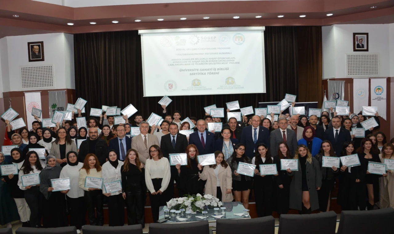 Konya’da ahşap sanatlarını yaşatan projede 118 kursiyer sertifikalandı