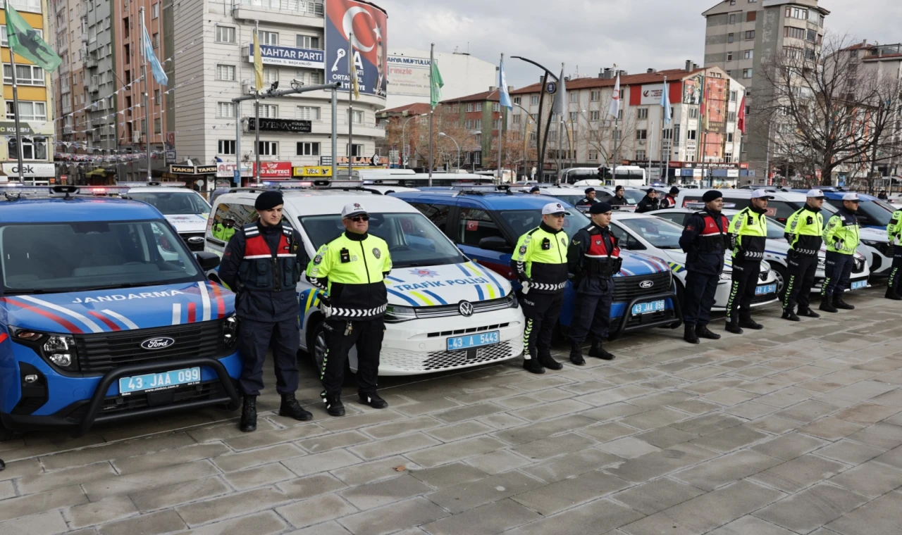 Kütahya’da Emniyet ve Jandarma filosuna 78 yeni araç