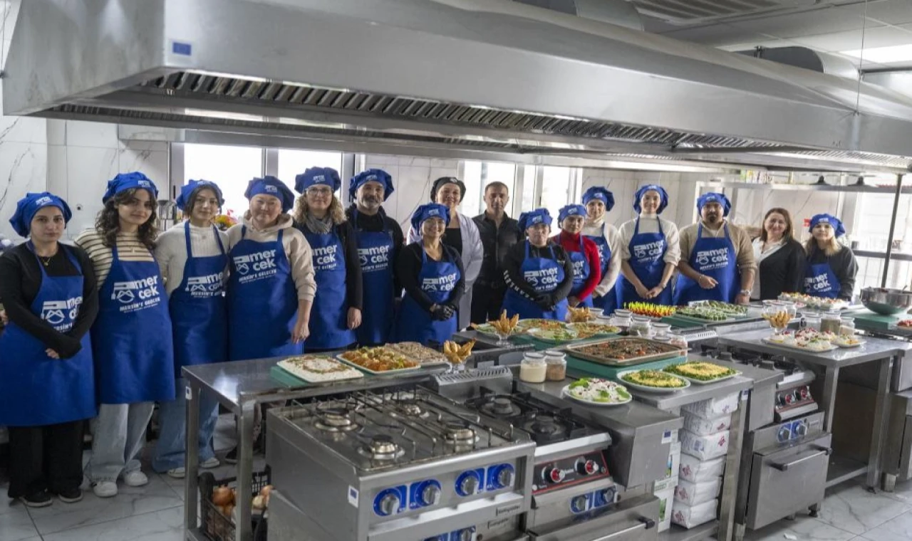 Mersin’de yeni yıla lezzetli ve ışıltılı dokunuşlar