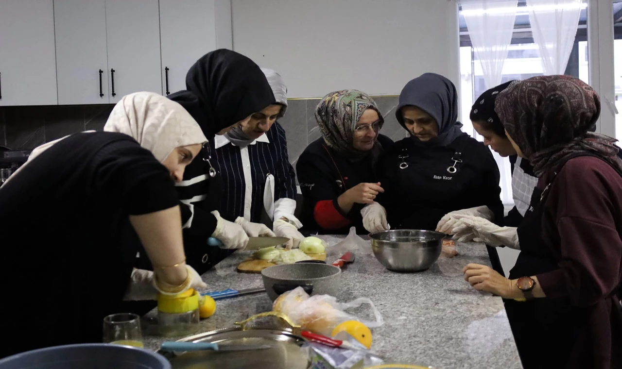 Sakarya Büyükşehir’den Arifiye’ye profesyonel mutfak atölyesi