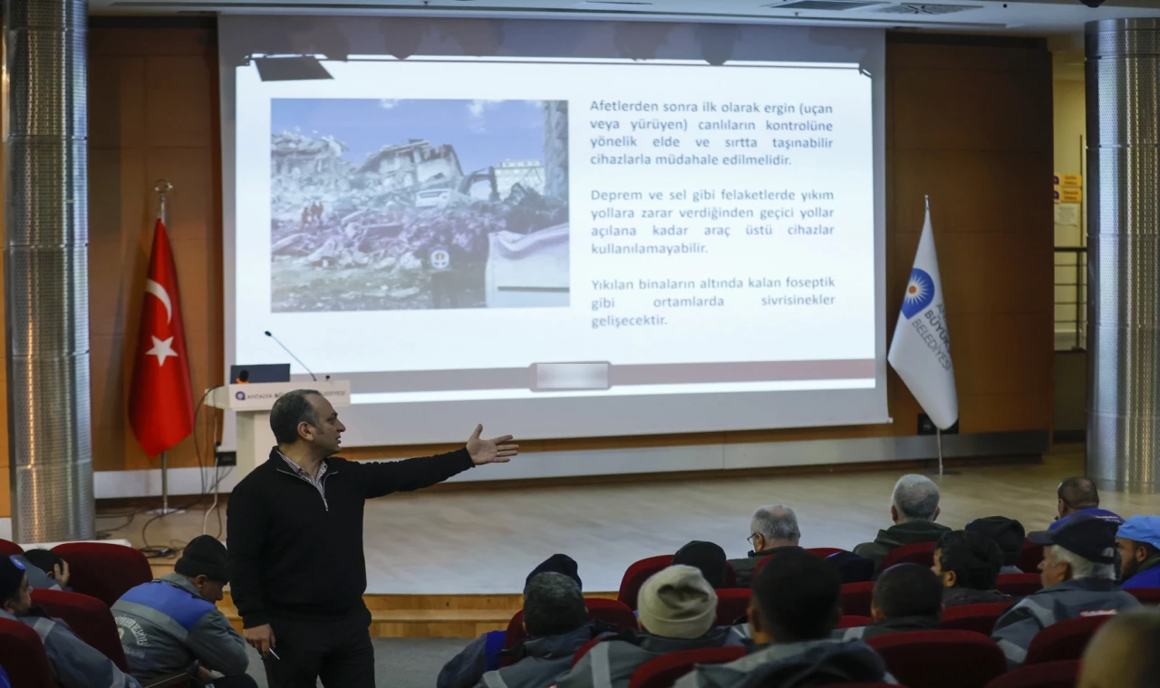 Antalya’da ilaçlama personeline biyosidal ürün kullanımı eğitimi
