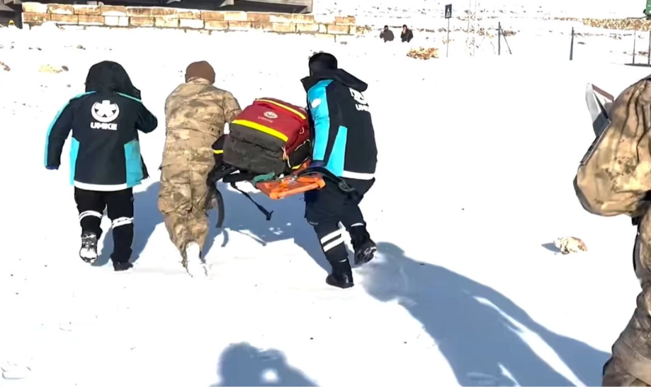 Batman’da rahatsızlanan vatandaşı Jandarma helikopterle ulaştırdı