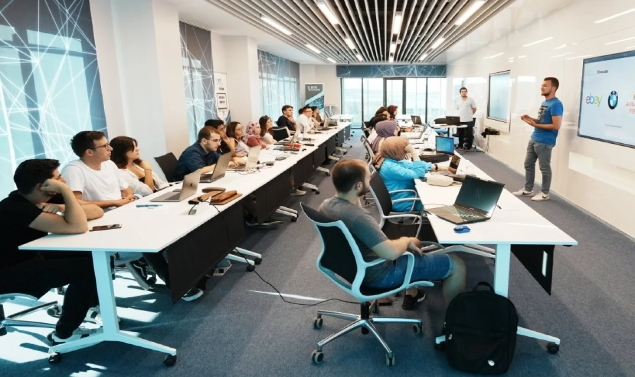 BTK Akademi ücretsiz ve sertifikalı eğitimlere yenilerini ekledi