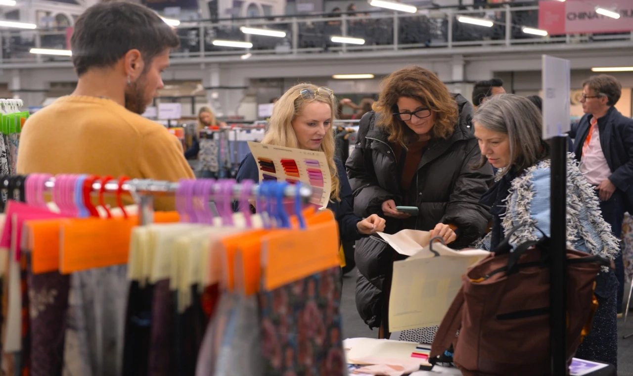 BTSO üyeleri Londra’da Türk tekstilinin gücünü gösterdi... Giysilik Kumaş UR-GE üyeleri The London Textile Fair’de
