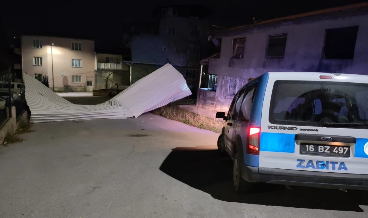 Bursa’da şiddetli rüzgara karşı Büyükşehir teyakkuzda