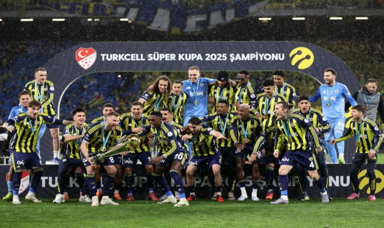 Cumhurbaşkanı Erdoğan’dan Süper Kupa’yı kazanan Fenerbahçe’ye tebrik