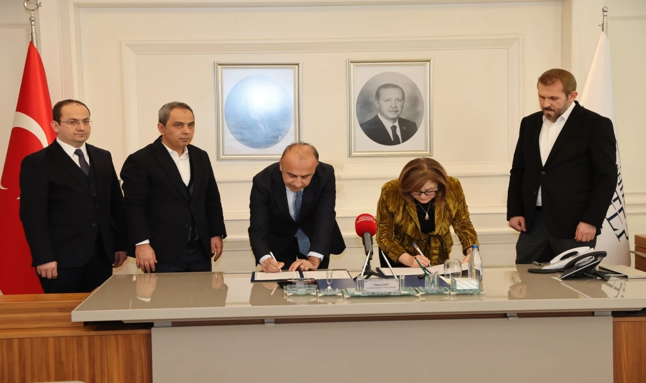 Gaziantep Büyükşehir’den Adıyaman Üniversitesi’ne destek