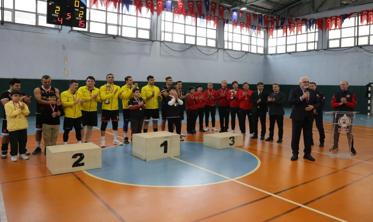İstanbul İtfaiyesi Spor Turnuvası’nda kupalar sahiplerini buldu