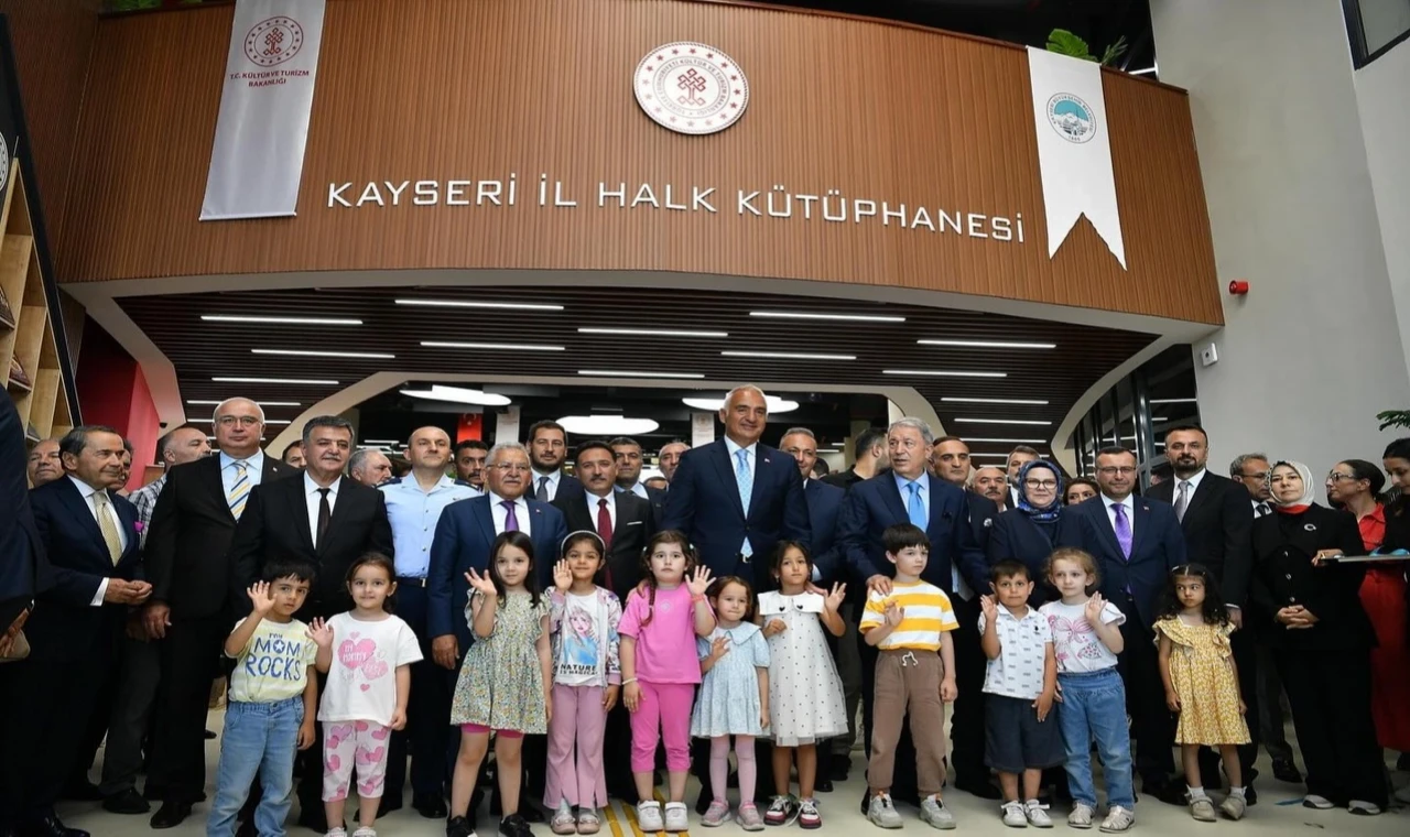 Kayseri Büyükşehir kütüptanelerine ziyaretçi akını