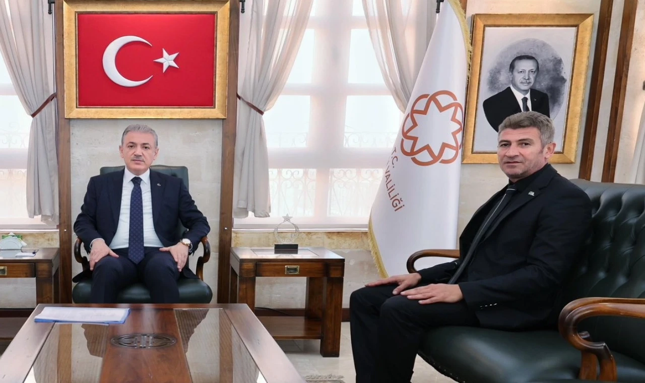 Mardin’de Hak-İş ve Hizmet-İş Sendikası’ndan Vali Akkoyun’a teşekkür