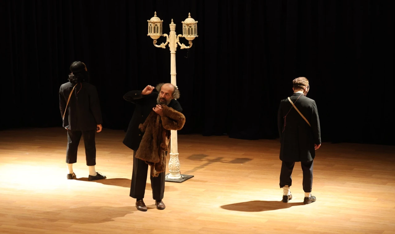 Sakarya’da ’Carmen’ tiyatroseverlerden alkışları topladı