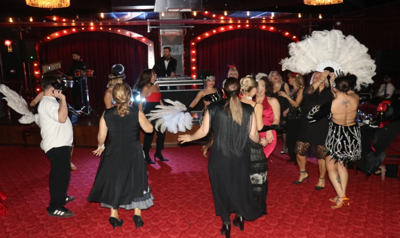 Sanart BUSADER’den ’Moulin Rouge’ gecesi