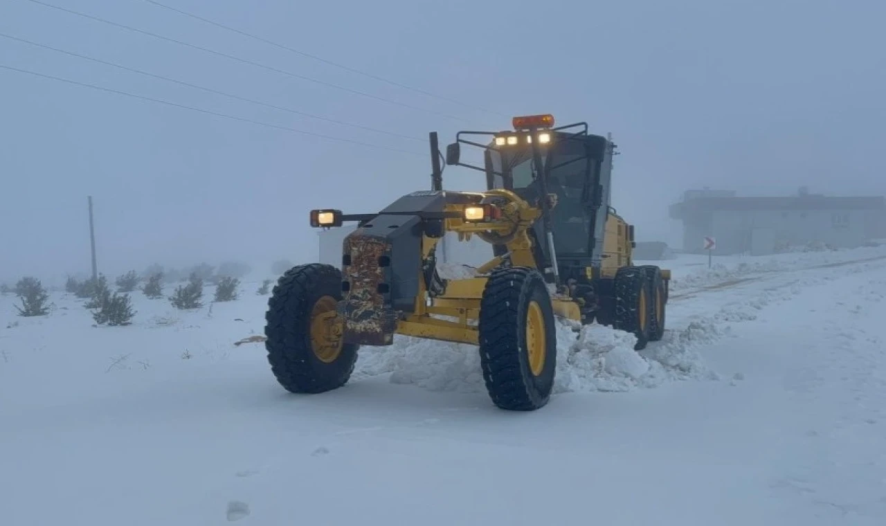 Şanlıurfa’da karla rekor mücadele