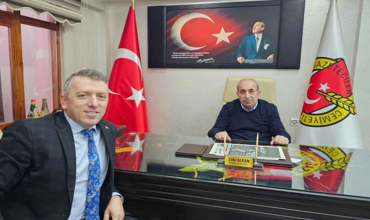 Artvin’de Müdür Keskin’den, Gazeteciler Cemiyetine ziyaret