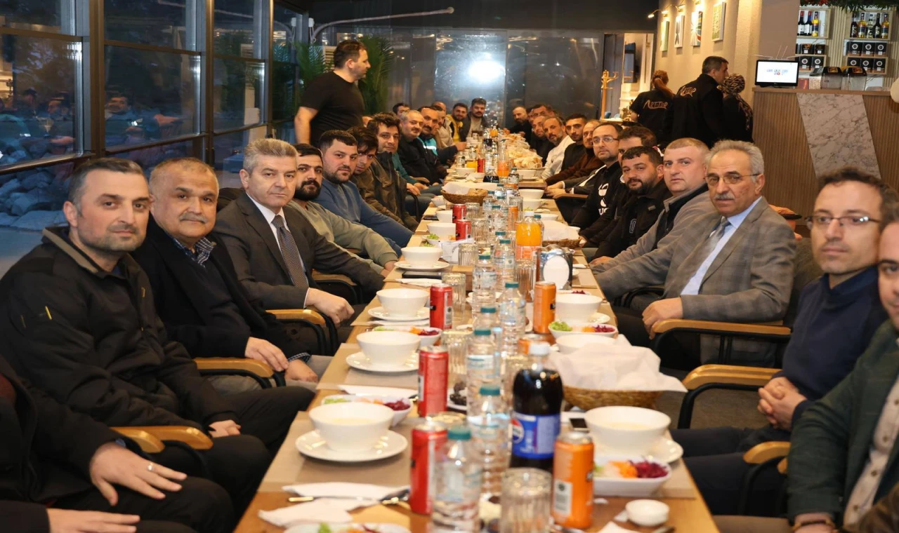 Artvin’de Vali Ergün, İl Özel İdaresi iftarında personeliyle buluştu