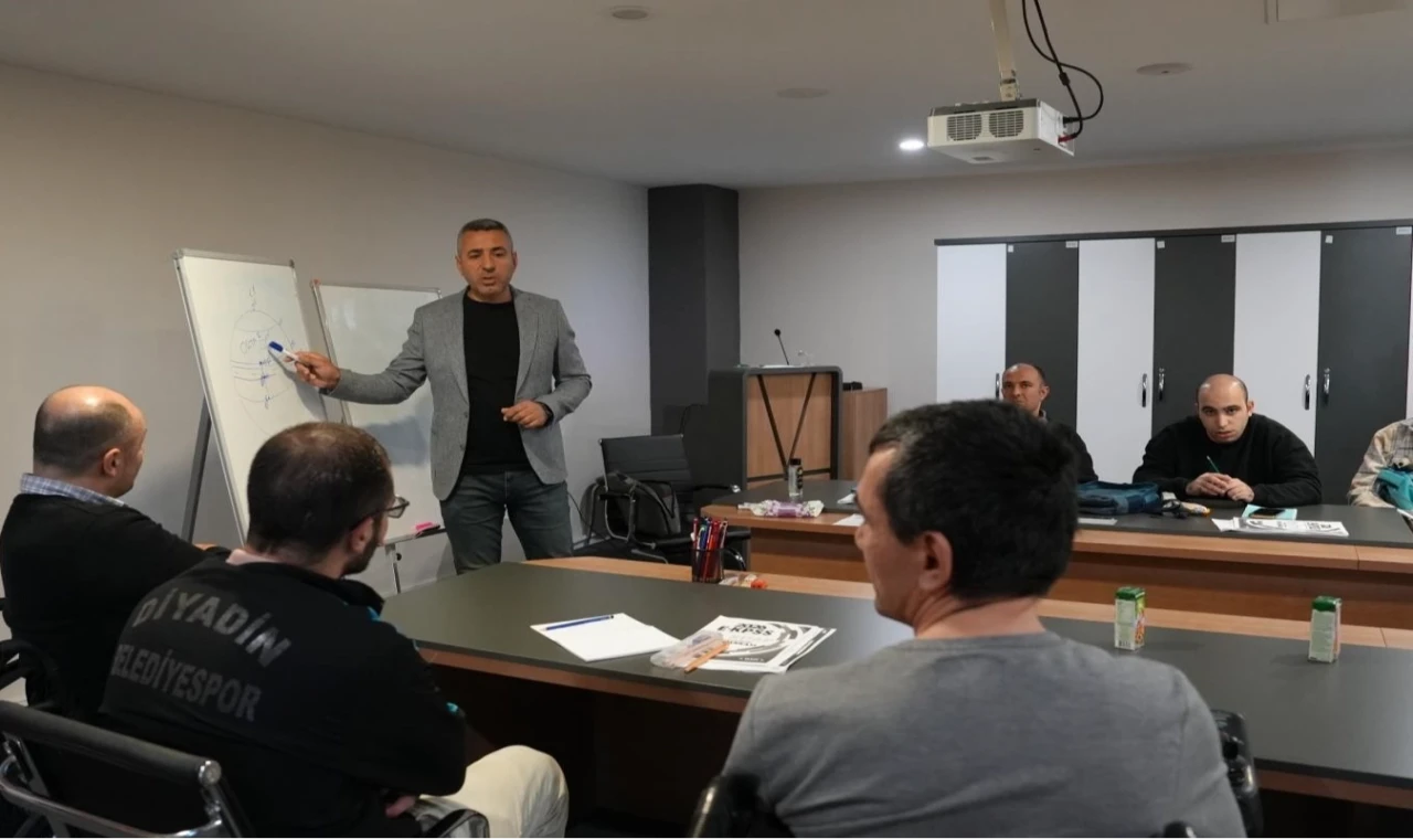 Balıkesir’de özel gereksinimli bireylere e-KPSS hazırlık eğitimi