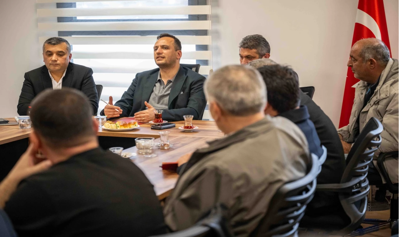 Bornova’da Başkan Eşki, muhtarlarla buluştu