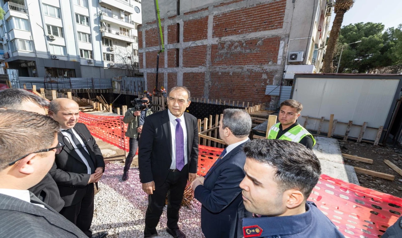 İzmir Bergama’da Ticaret Merkezi’ne temel