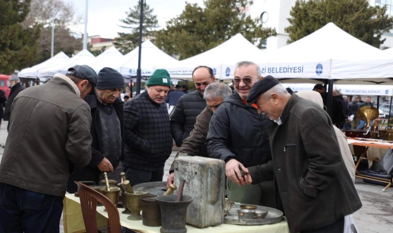 Kayseri Melikgazi’den Antika Pazarı