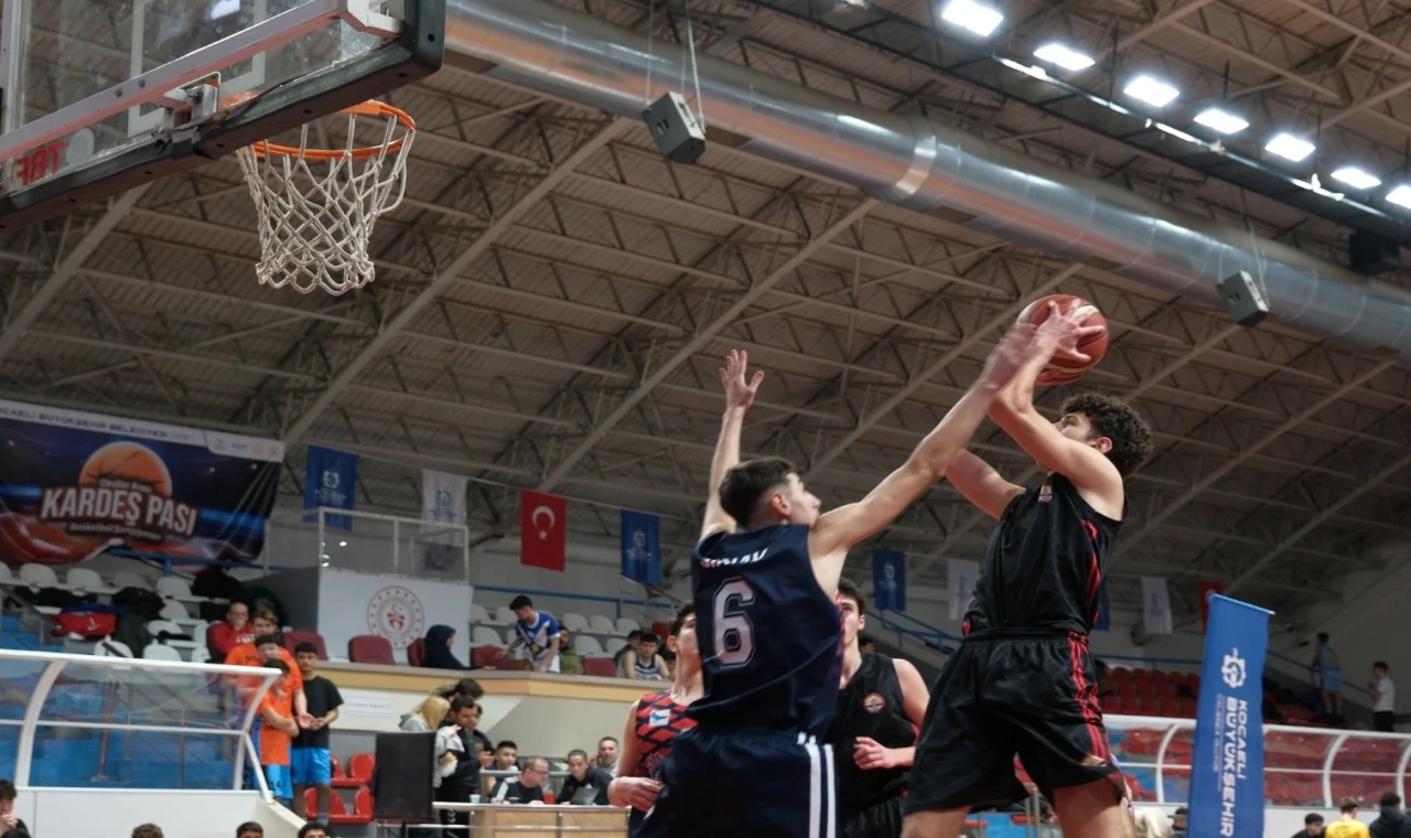 Kocaeli’de en güzel paslar kardeşliğe atıldı