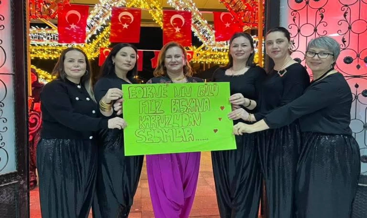 Yenikarpuzlu’da ’Şalvar Gecesi’ coşkusu... Bin kadın tek yürek