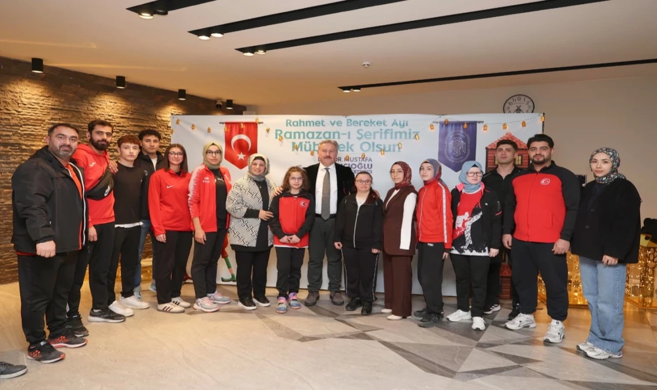 Akıl Küpü’nde iftar buluşması