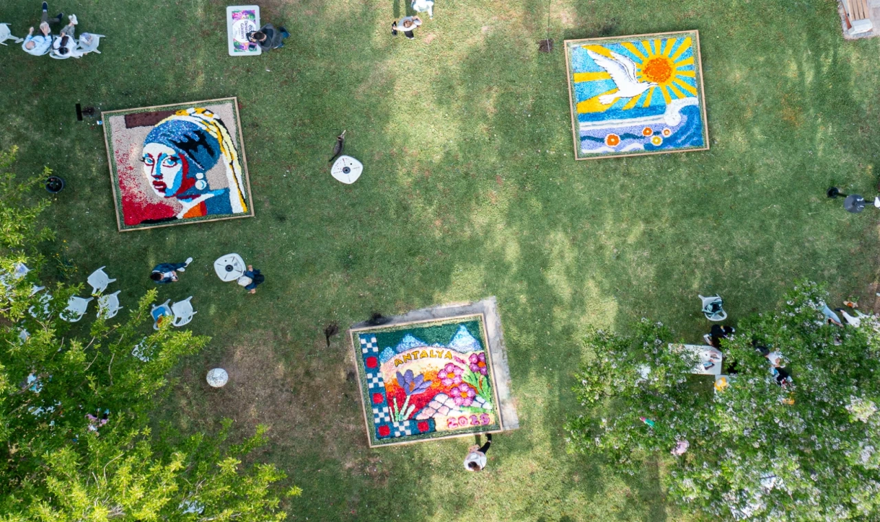 Antalya Muratpaşa’da ’Çiçek Desenleri’ için son günler