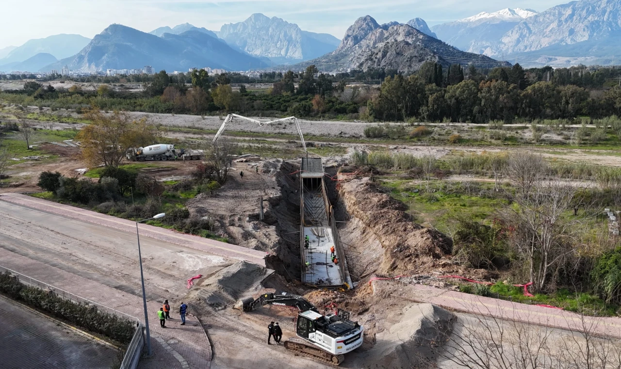 Antalya’da yağmursuyu altyapısı güçleniyor