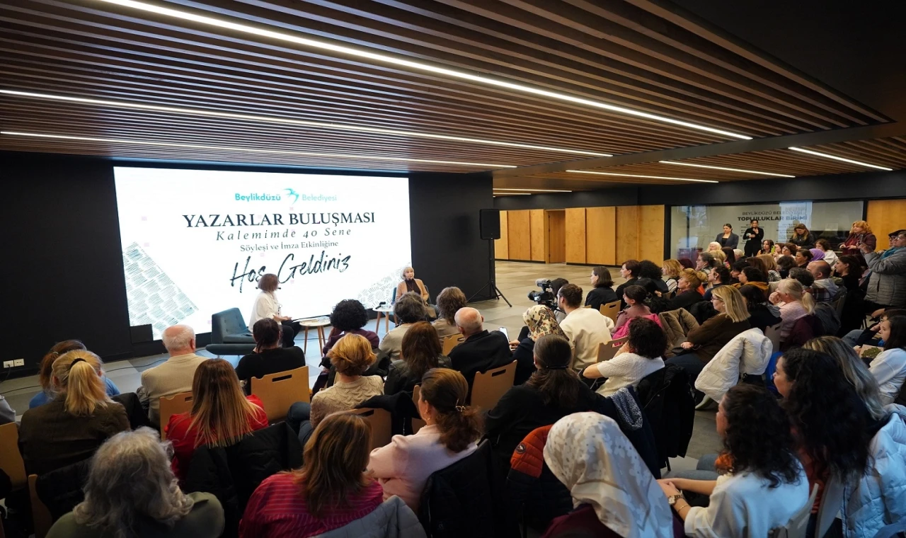 Ayşe Kulin Beylikdüzü’nde okurlarıyla buluştu